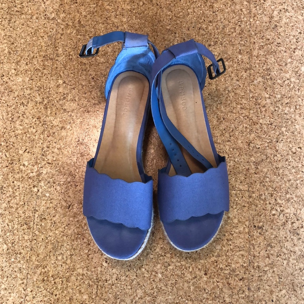 Blue platforms